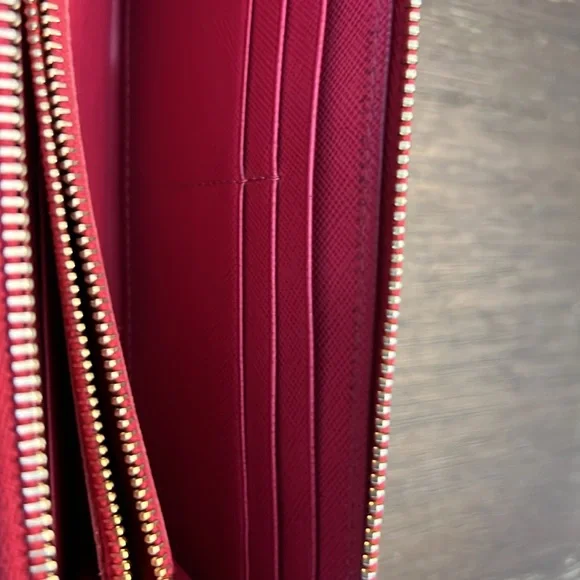 Authentic Pink Prada 3/4 zip wallet with bow! - Picture 10 of 12